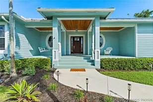 1109 NE Bayside Pl, Jensen Beach, FL 34957 - Photo 10