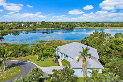 1109 NE Bayside Place, Jensen Beach, FL 34957 - Photo 4