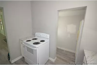 649 SW Cleveland Avenue, Stuart, FL 34994 - Photo 18