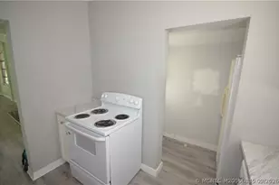649 SW Cleveland Ave, Stuart, FL 34994 - Photo 18
