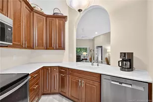 6011 SE Martinique Dr, Stuart, FL 34997 - Photo 12