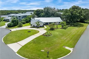 594 SW Thornhill Ln, Palm City, FL 34990 - Photo 1