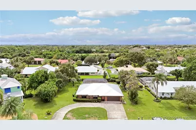 8303 SE Cumberland Circle, Hobe Sound, FL 33455 - Photo 4