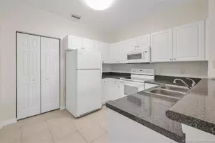 257 SE Kitching Cir, Stuart, FL 34994 - Photo 10