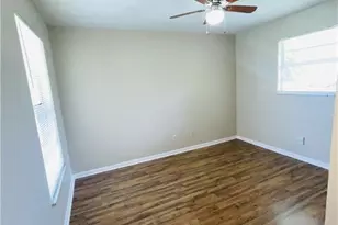 544 SE Chapman Ave, Port Saint Lucie, FL 34984 - Photo 8