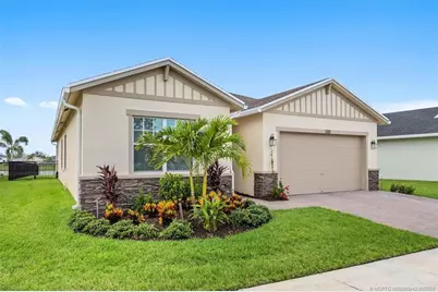 1120 SE Crosswood Way, Port Saint Lucie, FL 34984 - Photo 2