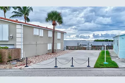 5 Nettles Boulevard, Jensen Beach, FL 34957 - Photo 4