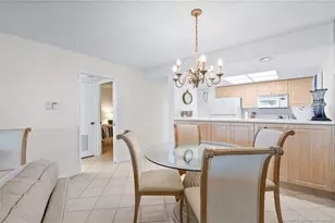 429 NE Tradewind Ln, Stuart, FL 34996 - Photo 10