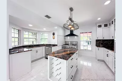 521 SW Marion Court, Palm City, FL 34990 - Photo 10
