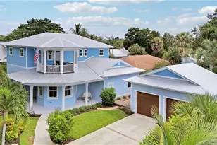 1002 SE Riverside Dr, Stuart, FL 34996 - Photo 2