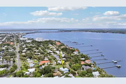1002 SE Riverside Drive, Stuart, FL 34996 - Photo 12