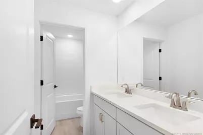411 SE Via Sangro, Port Saint Lucie, FL 34952 - Photo 34