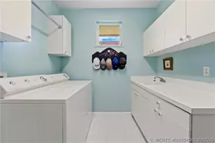 3663 SE Cambridge Dr, Stuart, FL 34997 - Photo 18