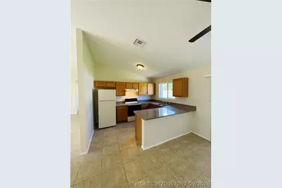 2813 SE Ironton Avenue, Port Saint Lucie, FL 34952 - Photo 4