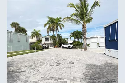 549 Nettles Boulevard, Jensen Beach, FL 34957 - Photo 4