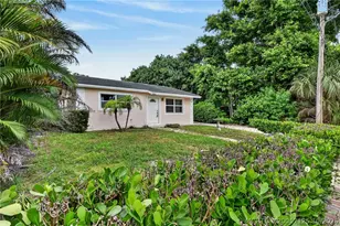8331 SE Lundy St, Hobe Sound, FL 33455 - Photo 4