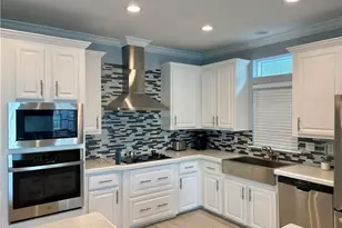86 NE Ocean Breeze Dr, Jensen Beach, FL 34957 - Photo 6