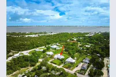 4811 NE Savannah Road, Jensen Beach, FL 34957 - Photo 2