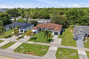 2593 SE Indian St, Stuart, FL 34997 - Photo 12
