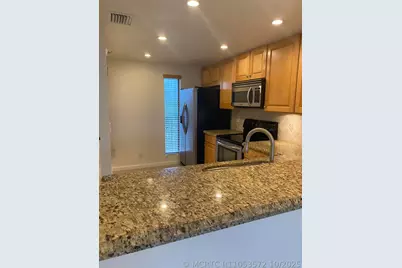 17 Royal Palm Way #305, Boca Raton, FL 33432 - Photo 2