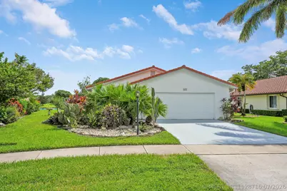 8421 Bonita Isle Drive, Lake Worth, FL 33467 - Photo 2