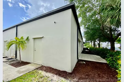 2231 NE 25th Avenue #1, Pompano Beach, FL 33062 - Photo 8