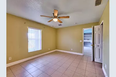 1407 SE Grapeland Avenue, Port Saint Lucie, FL 34952 - Photo 10