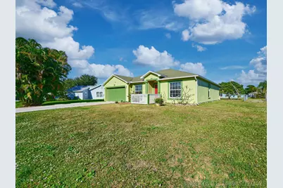 1407 SE Grapeland Avenue, Port Saint Lucie, FL 34952 - Photo 2