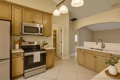 1407 SE Grapeland Avenue, Port Saint Lucie, FL 34952 - Photo 6