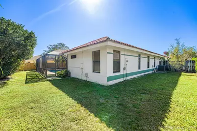 2057 Amesbury Circle, Wellington, FL 33414 - Photo 32