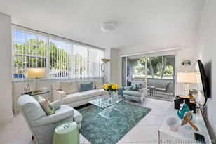 250 NE 20th St, Boca Raton, FL 33431 - Photo 8