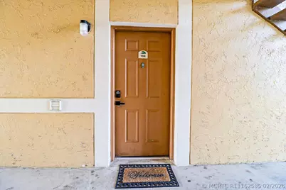 450 Palm Circle #106, Pembroke Pines, FL 33025 - Photo 4