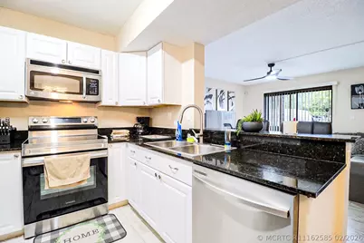 450 Palm Circle #106, Pembroke Pines, FL 33025 - Photo 24