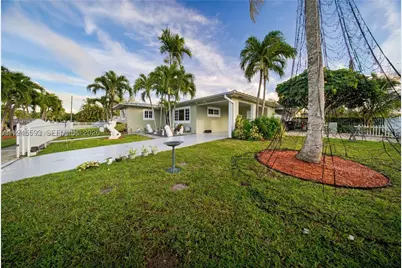 300 NE 175th, North Miami Beach, FL 33162 - Photo 1