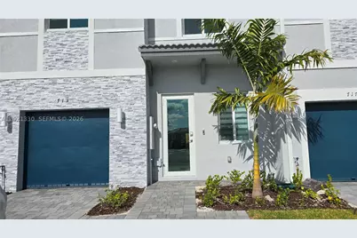 713 SE 13th St, Homestead, FL 33034 - Photo 1
