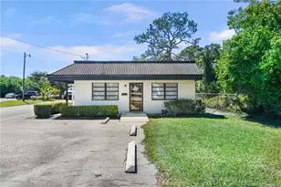 940 NE Jensen Beach Blvd, Jensen Beach, FL 34957 - Photo 1