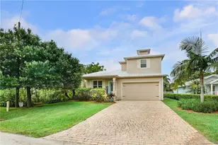 923 SW 29th St, Palm City, FL 34990 - Photo 1