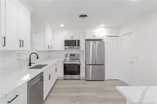 1030 SE Dolphin Dr, Stuart, FL 34996 - Photo 1