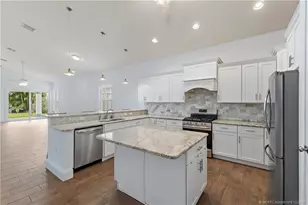 942 SW 27th St, Palm City, FL 34990 - Photo 1