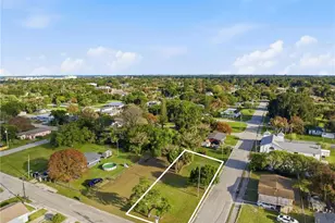 814 N 16th St, Fort Pierce, FL 34950 - Photo 1