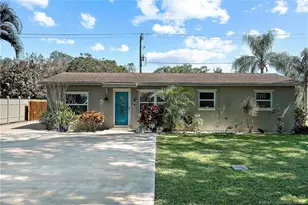523 SE Dolphin Dr, Stuart, FL 34996 - Photo 1