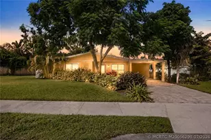 908 SE Krueger Pkwy, Stuart, FL 34996 - Photo 1