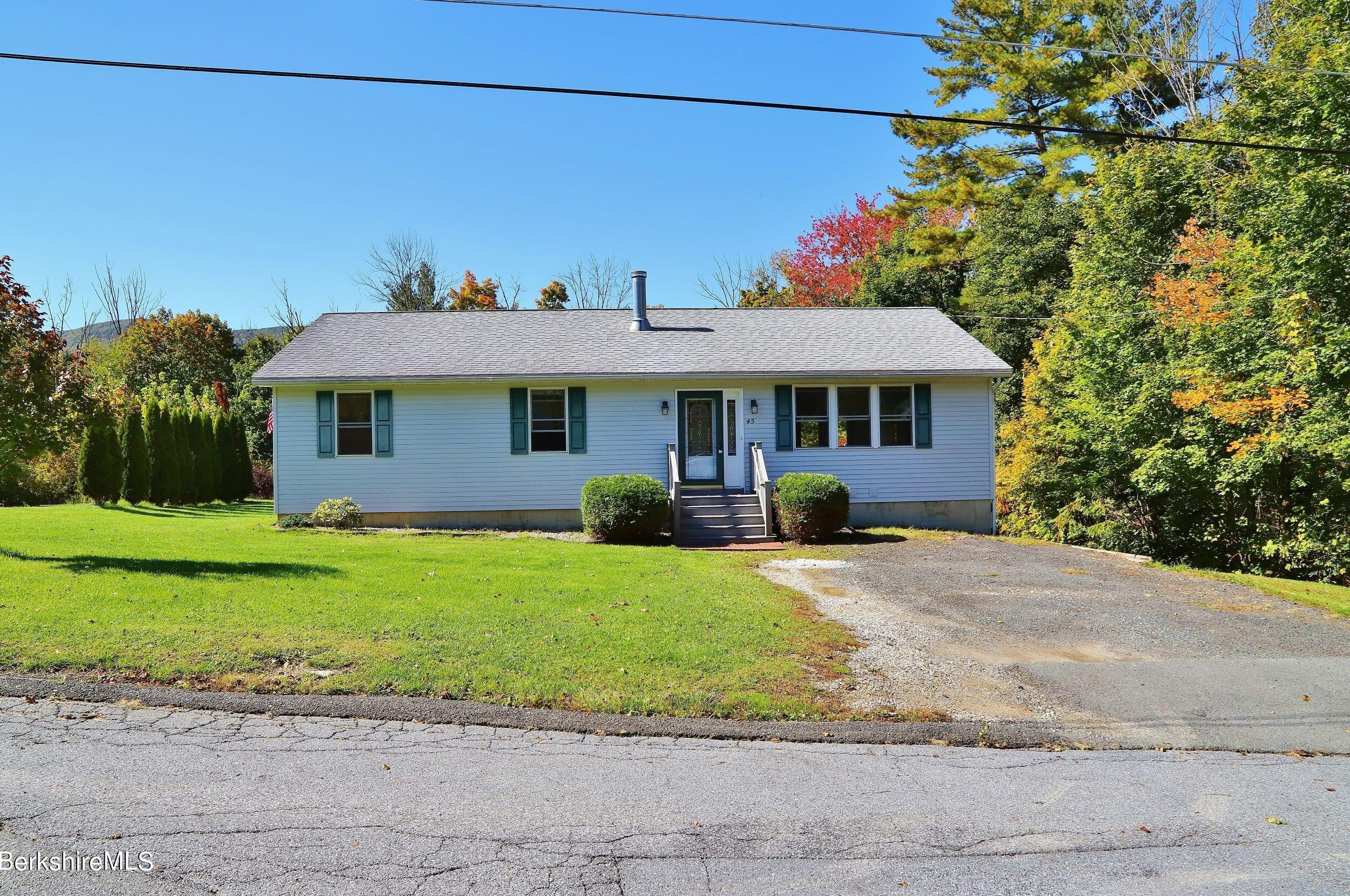 45 D St, Clarksburg, MA 01247-2913