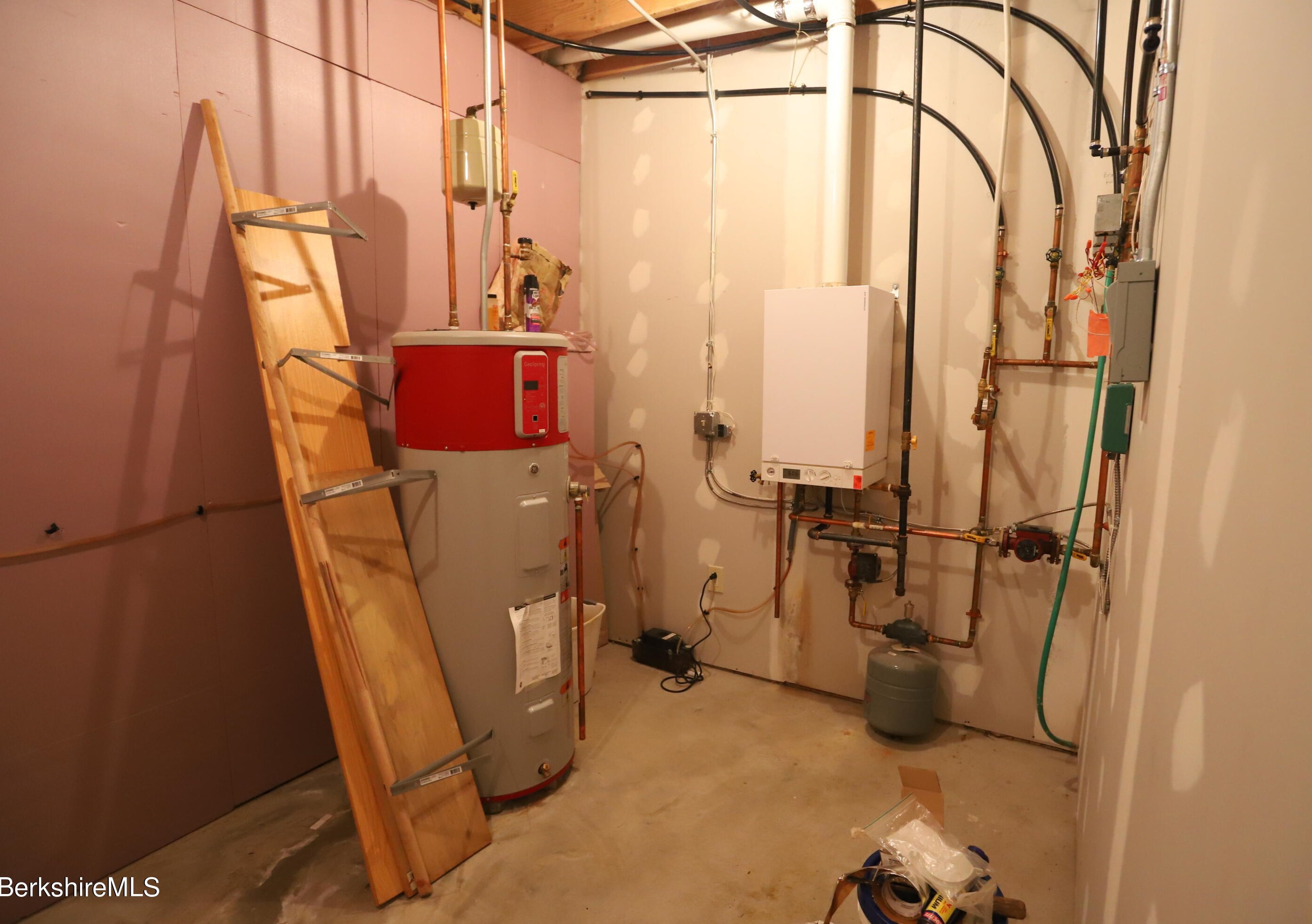 45 D St, Clarksburg MA  01247-2913 exterior