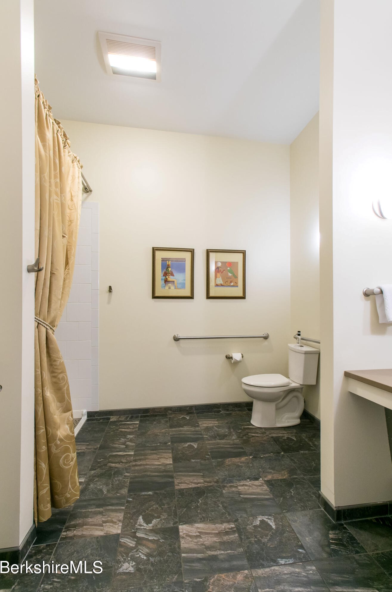 281 Main St, Alford MA 01230-6109 exterior