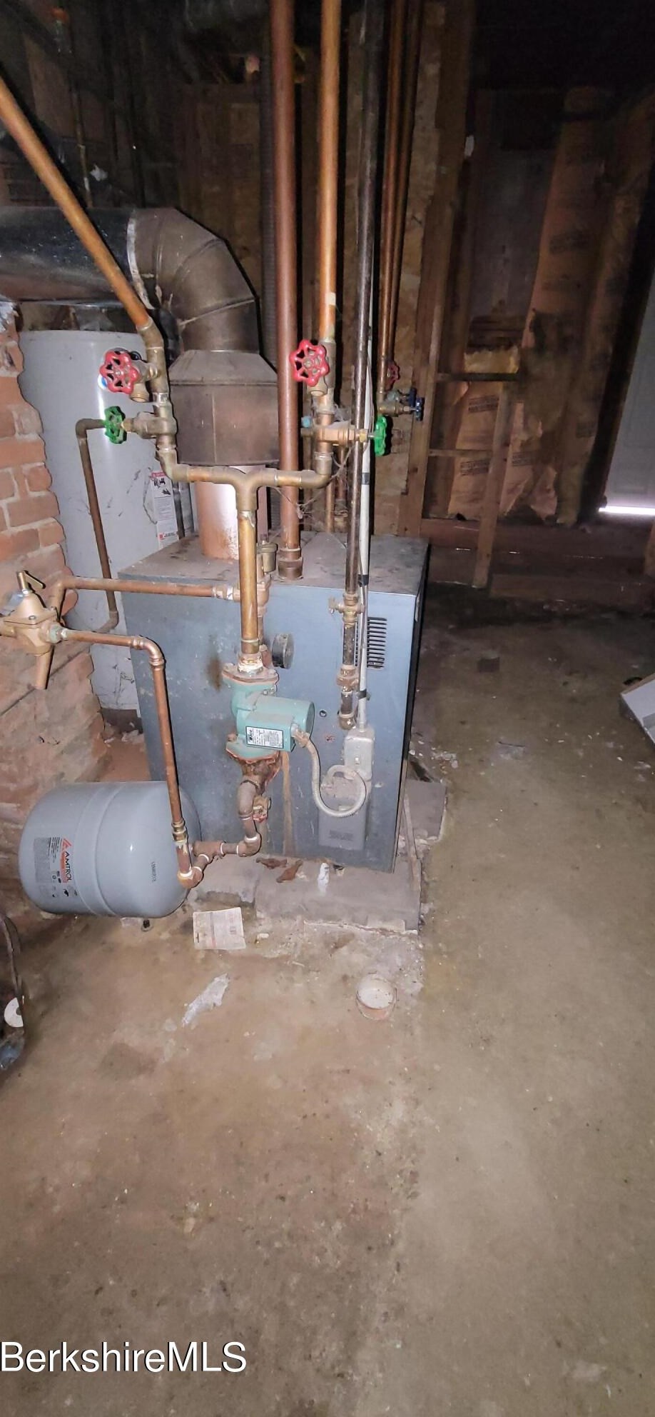 288 Walnut St, Clarksburg MA  01247-3744 exterior