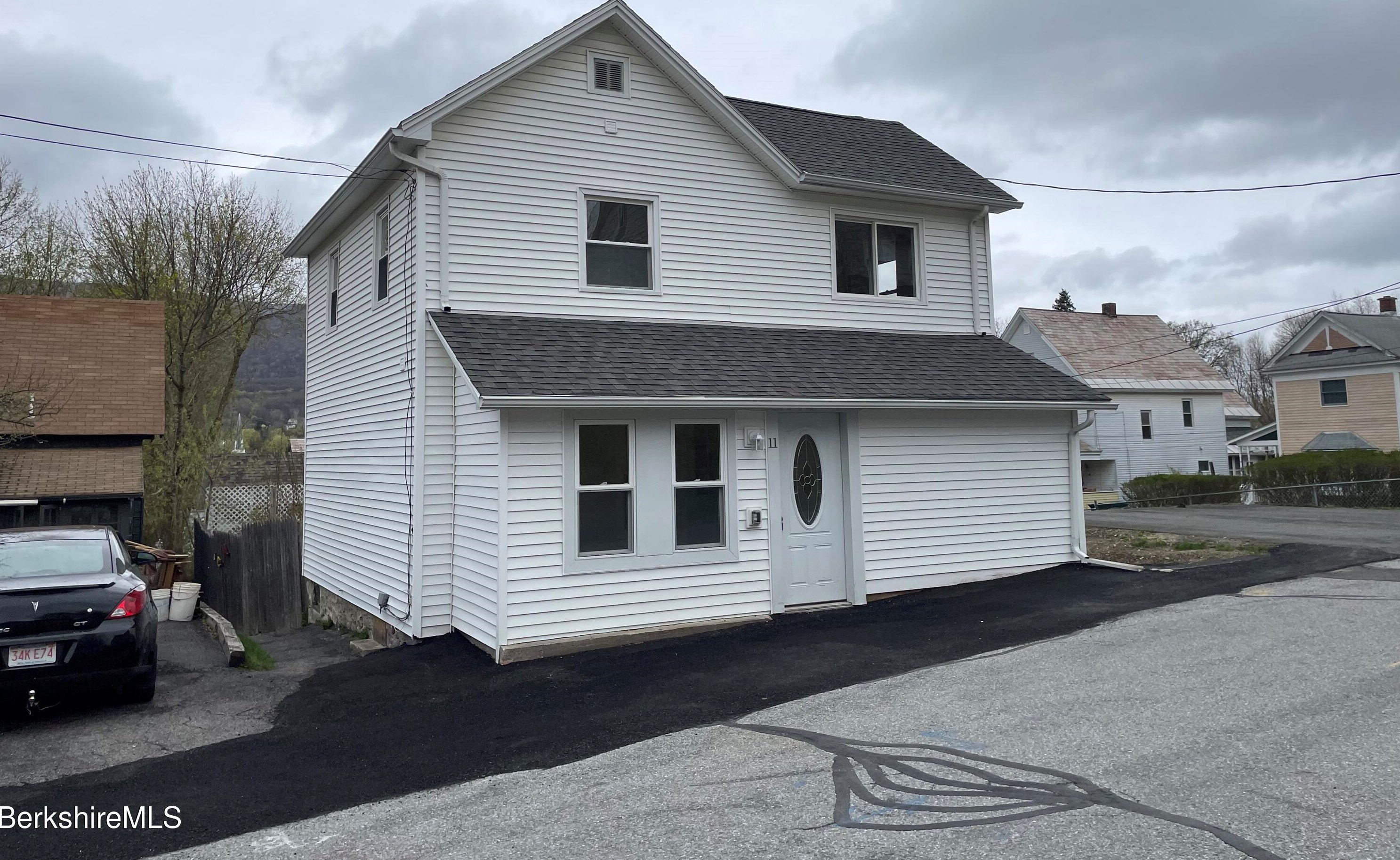 11 1st St, Adams, MA 01220