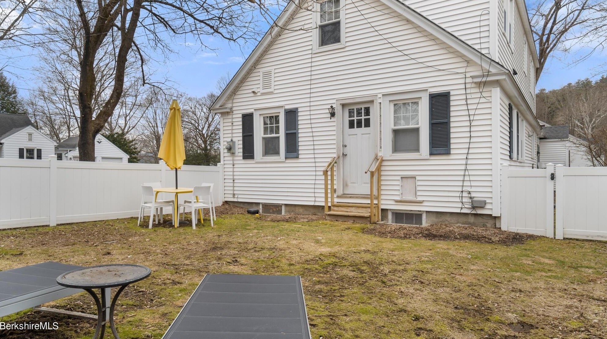 24 Manville St, Alford MA 01230-1912 exterior