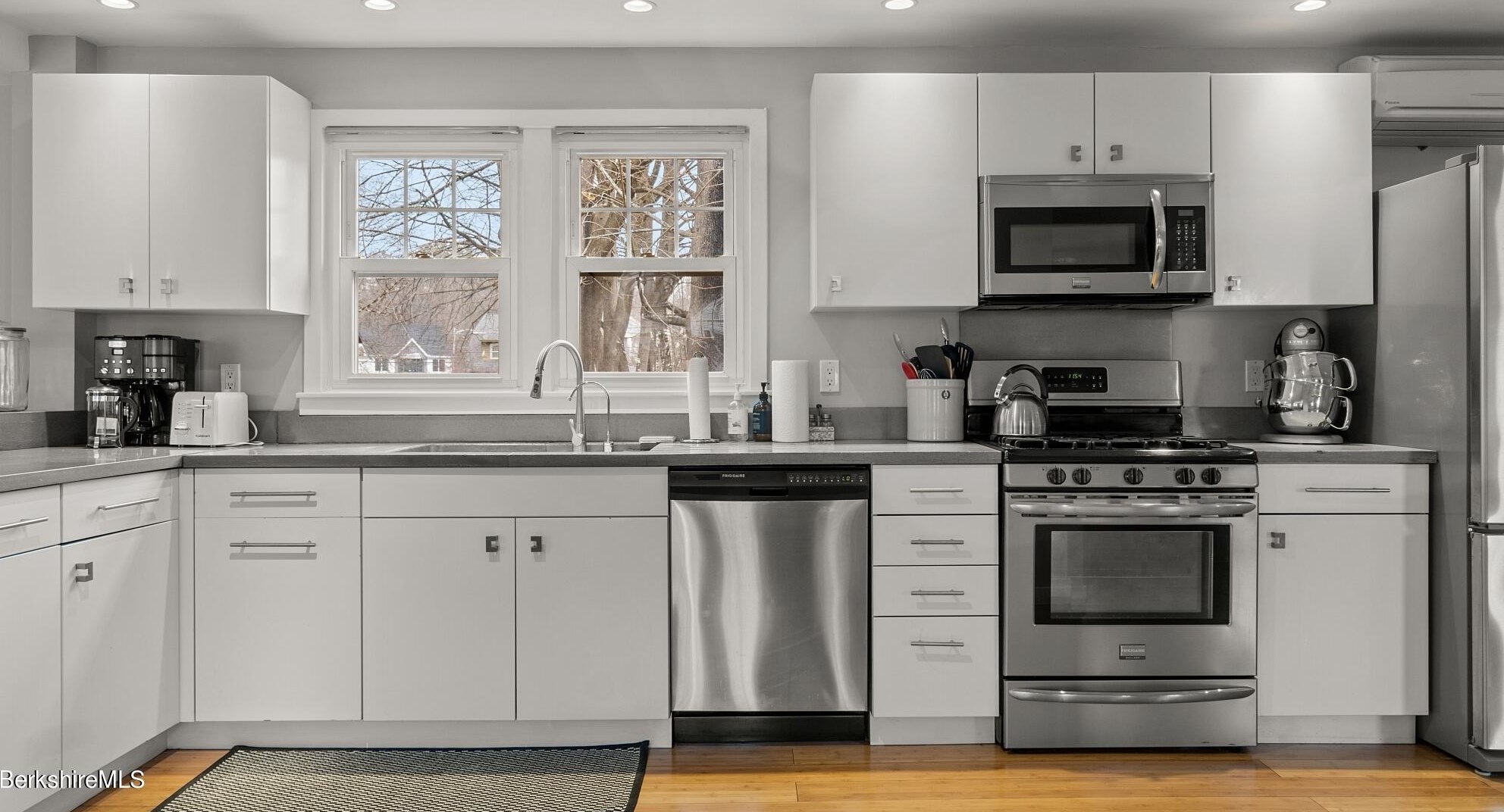 24 Manville St, Alford MA 01230-1912 exterior