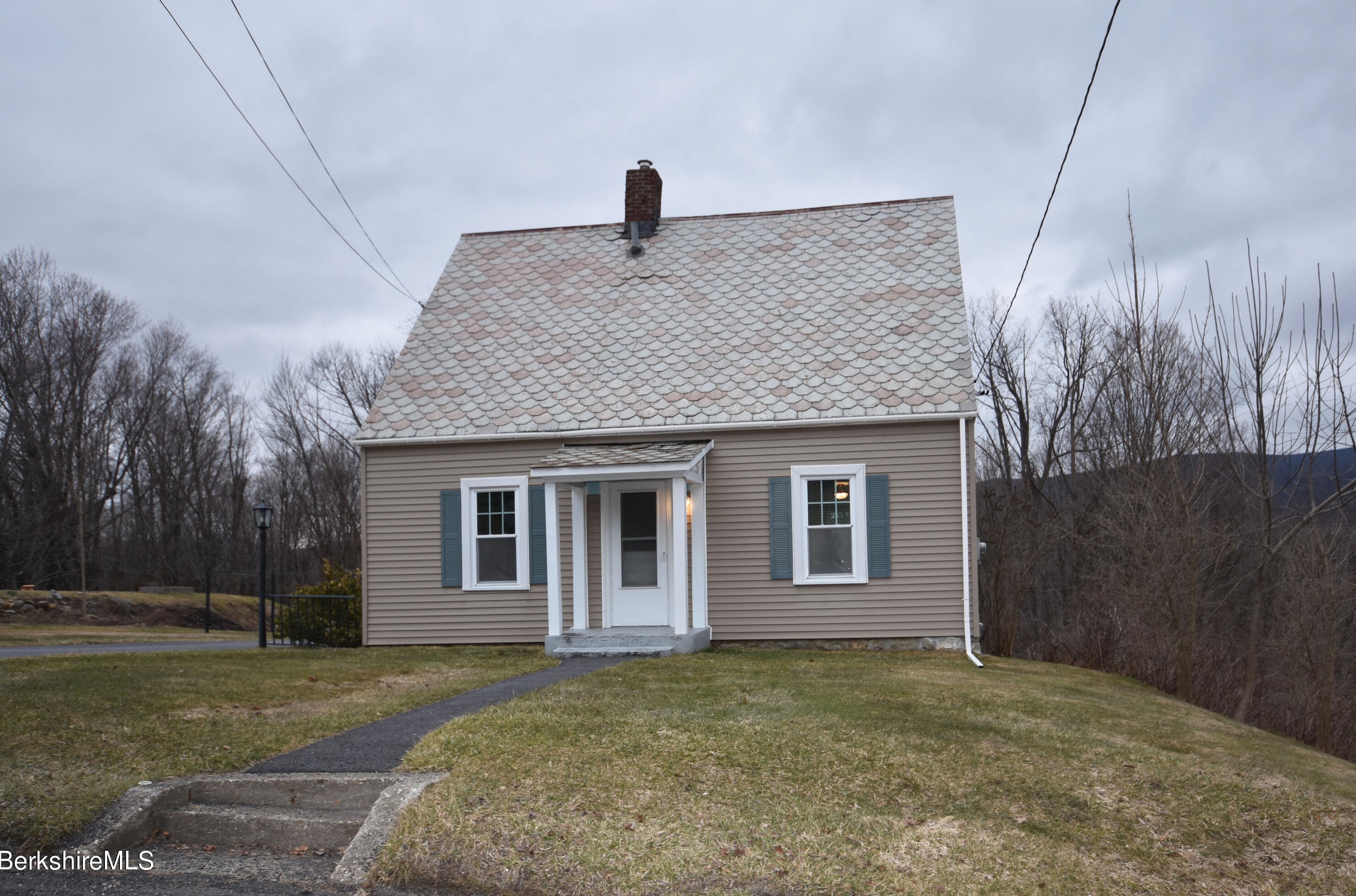 271 Notch Rd, North-Adams, MA 01247 exterior